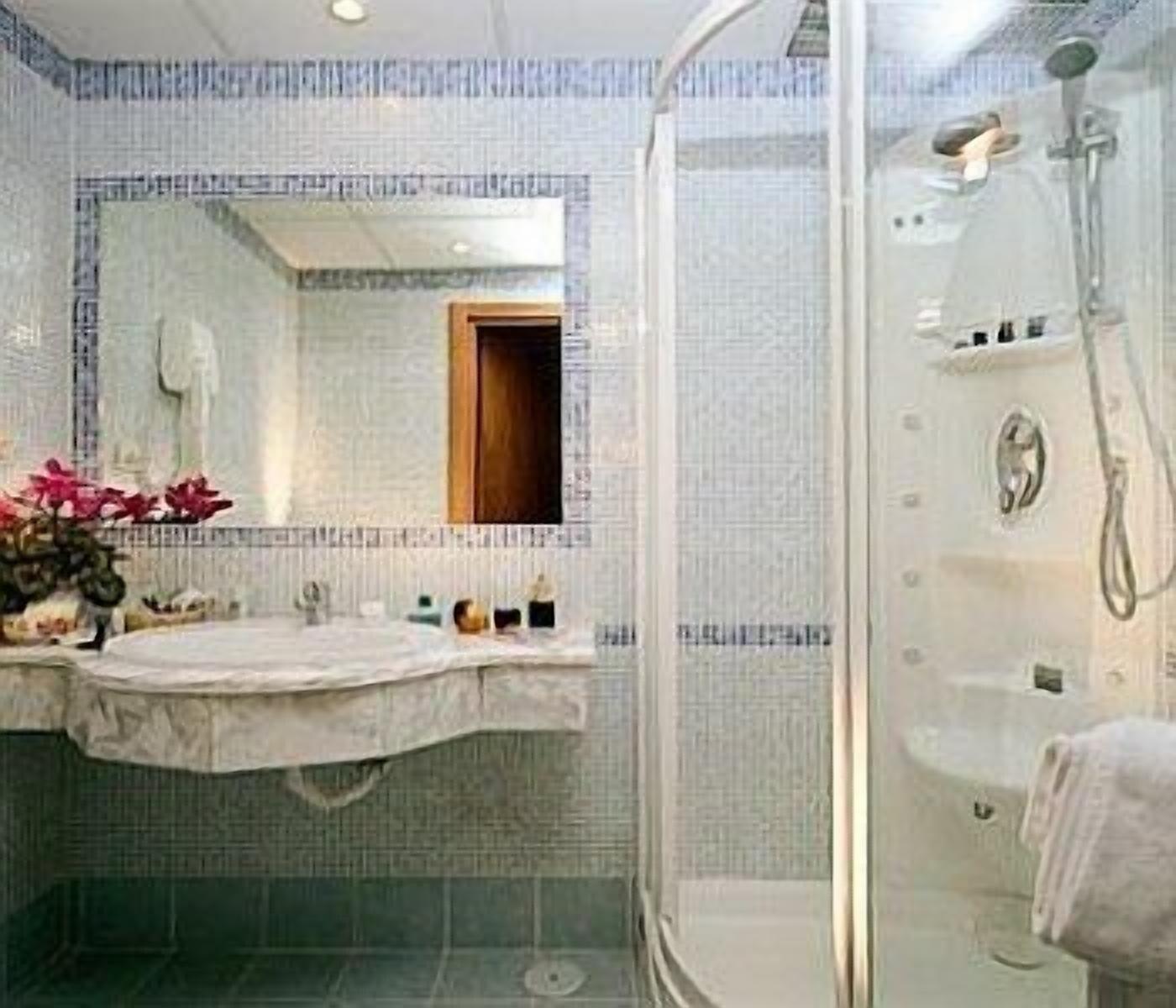 Philia Hotell 3*