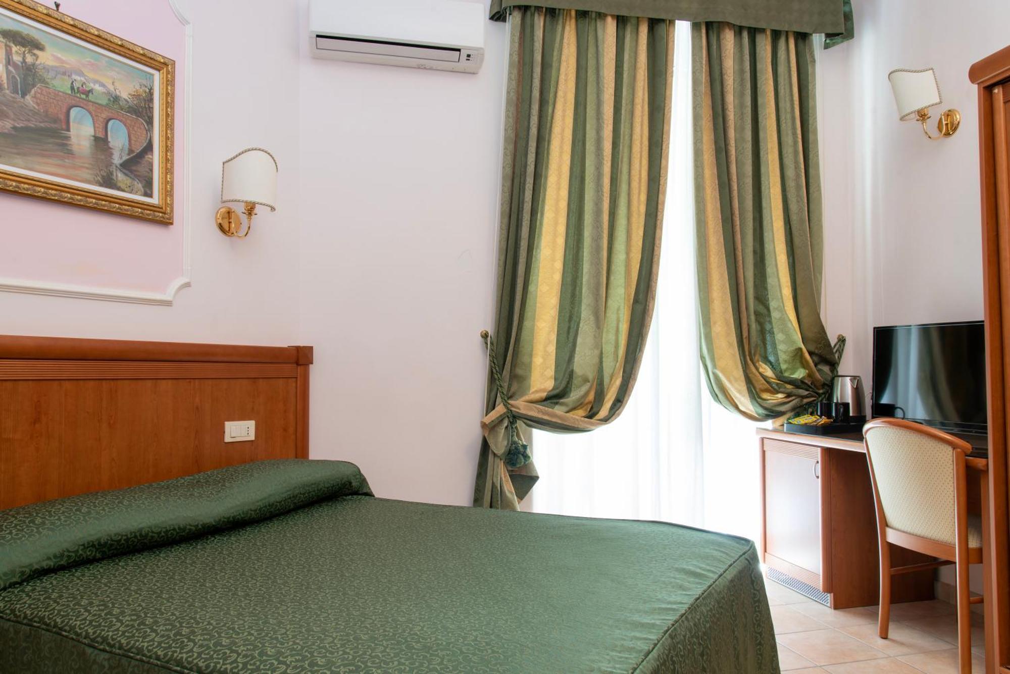 Hotell Philia 3*