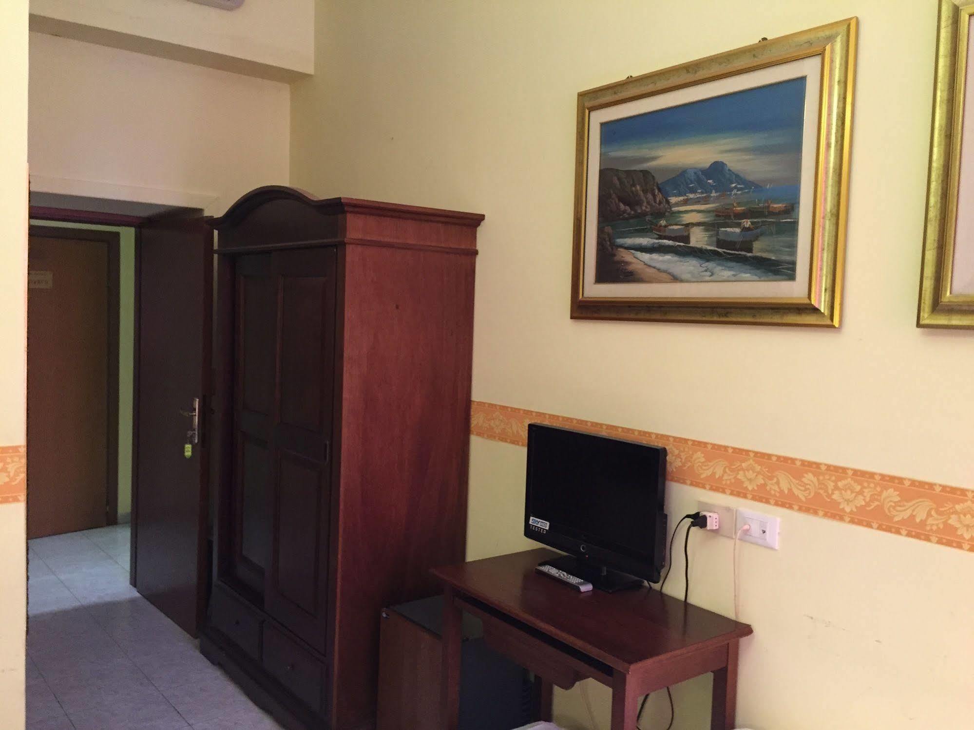 Philia Hotell 3*